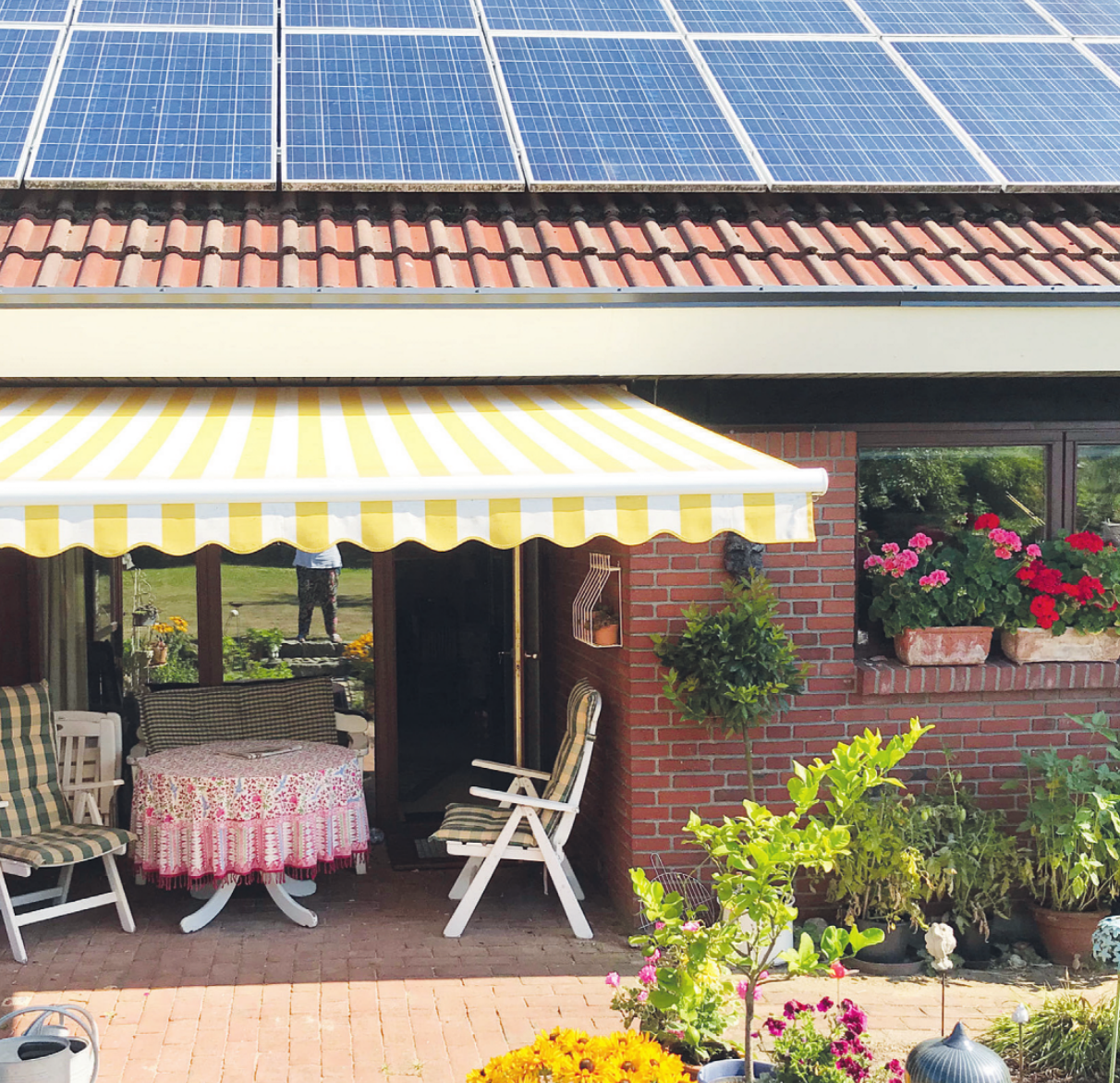 Die Kraft der Sonne vom eigenen Dach nutzen: Mit einer Fotovoltaikanlage kann man seine eigene Energiewende gestalten Fotos: Sabine Skibbe Die Kraft der Sonne vom eigenen Dach nutzen: Mit einer Fotovoltaikanlage kann man seine eigene Energiewende gestalten Fotos: Sabine Skibbe