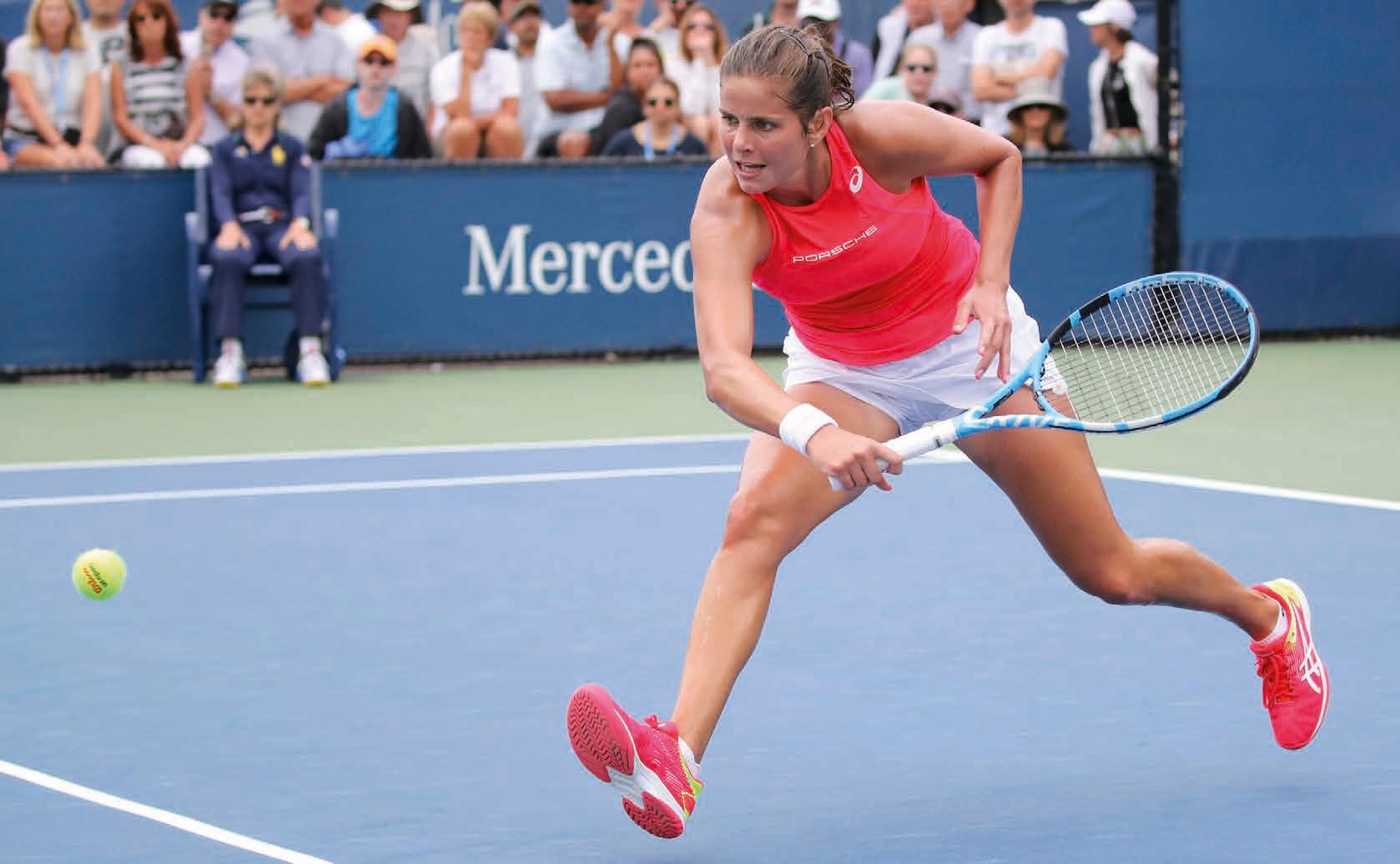 Julia Görges, nach Matchball gegen sich in Runde 1, raus im Achtelfinale nach Matchball für sich. Foto: Jürgen Hasenkopf Julia Görges, nach Matchball gegen sich in Runde 1, raus im Achtelfinale nach Matchball für sich. Foto: Jürgen Hasenkopf