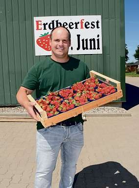 Tim Plüschau lädt zum Erdbeerfest auf seinen Hof in Haselau am Sonntag, 10. Juni, ein Tim Plüschau lädt zum Erdbeerfest auf seinen Hof in Haselau am Sonntag, 10. Juni, ein