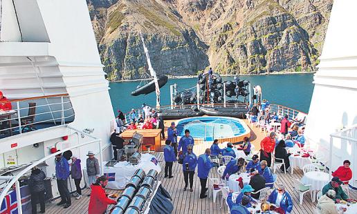 Land in Sicht: Die Ocean Diamond bringt ihre Passagiere zu traumhaften Orten Foto:Iceland Pro Cruises Land in Sicht: Die Ocean Diamond bringt ihre Passagiere zu traumhaften Orten Foto:Iceland Pro Cruises