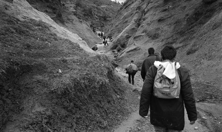 Szenen einer Flucht: Poncara, Albanien, nahe der albanisch-griechischen Grenze FOTO: AD VAN DENDEREN