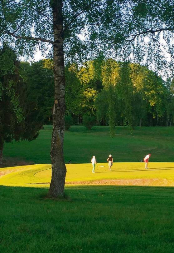 Die Golf-Club Hoisdorf liegt idyllisch inmitten eines alten Baumbestands Foto: hfr Die Golf-Club Hoisdorf liegt idyllisch inmitten eines alten Baumbestands Foto: hfr