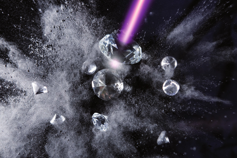 Wertvernichtung? Der Vorgang der Graphitisierung von Diamanten ließ sich erstmals für Forschungszwecke, per Röntgenlaser verfolgen FOTO: DESY, GESINE BORN