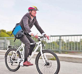 Pedelecs sind vor allem bei Senioren beliebt Foto:djd/Deutscher Verkehrssicherheitsrat e.V./Getty Pedelecs sind vor allem bei Senioren beliebt Foto:djd/Deutscher Verkehrssicherheitsrat e.V./Getty