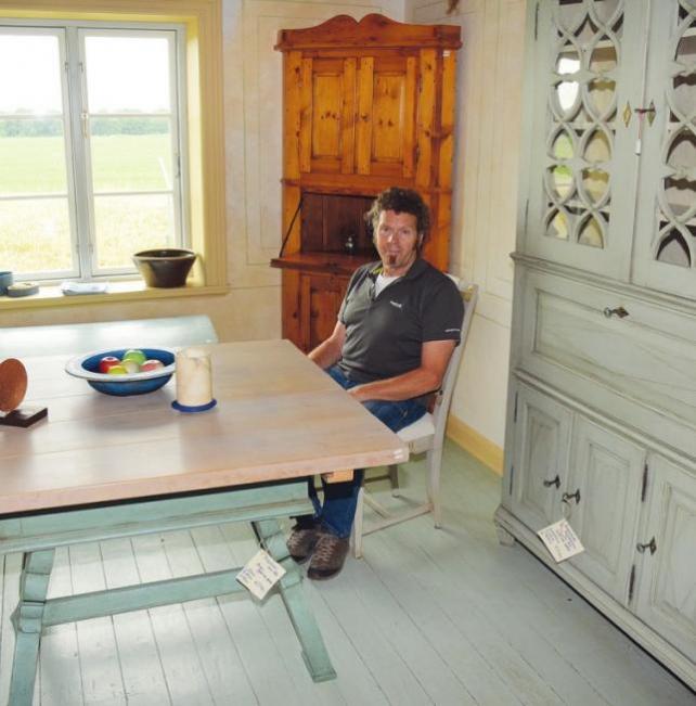 Thorsten Speer hat eine Vorliebe für alte Sachen, die er auf Vordermann bringt. Jetzt wird einiges versteigert Foto: Kuno Klein Thorsten Speer hat eine Vorliebe für alte Sachen, die er auf Vordermann bringt. Jetzt wird einiges versteigert Foto: Kuno Klein