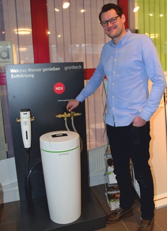 Heizungs- und Installateurmeister Leif Eggers empfiehlt Wasserenthärtung Foto: Klein Heizungs- und Installateurmeister Leif Eggers empfiehlt Wasserenthärtung Foto: Klein
