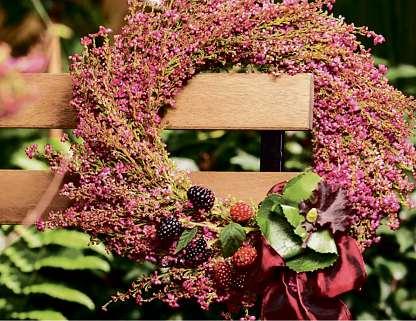Wer auf der Suche nach dem richtigen Türschmuck für den Herbst ist, nimmt am besten am Freitag, 23. September, beim Workshop zum Thema „selbst gemachte Heide-Kränze“ teil Wer auf der Suche nach dem richtigen Türschmuck für den Herbst ist, nimmt am besten am Freitag, 23. September, beim Workshop zum Thema „selbst gemachte Heide-Kränze“ teil