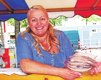 Seit 25 Jahren auf dem Harburger Wochenmarkt: Anuschka Blockhaus Foto: Blockhaus Seit 25 Jahren auf dem Harburger Wochenmarkt: Anuschka Blockhaus Foto: Blockhaus