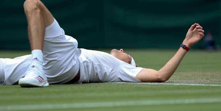 Alexander Zverev erneut gestrauchelt. Gegen den Oldie Ernest Gulbis ging ihm die Luft aus, 0:6 im fünften Satz. Foto: Jürgen Hasenkopf Alexander Zverev erneut gestrauchelt. Gegen den Oldie Ernest Gulbis ging ihm die Luft aus, 0:6 im fünften Satz. Foto: Jürgen Hasenkopf