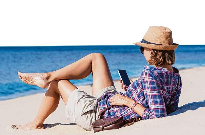 Die digitale Welt beeinflusst auch das Reisen. Travel-Apps können bei der Planung und Orientierung vor Ort wertvolle Hilfe leisten. Allerdings darf man die Kosten nicht aus dem Blick verlieren. FOTO: GETTY Die digitale Welt beeinflusst auch das Reisen. Travel-Apps können bei der Planung und Orientierung vor Ort wertvolle Hilfe leisten. Allerdings darf man die Kosten nicht aus dem Blick verlieren. FOTO: GETTY