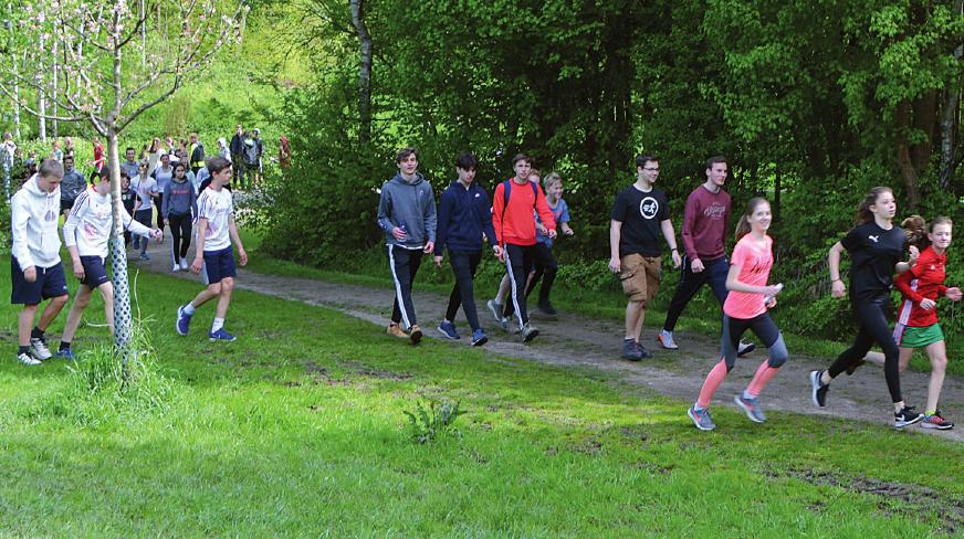 Schüler des Marion Dönhoff Gymnasiums geben richtig Gas für den Guten Zweck: Sie laufen für das Projekt „Wasser für Kenia“