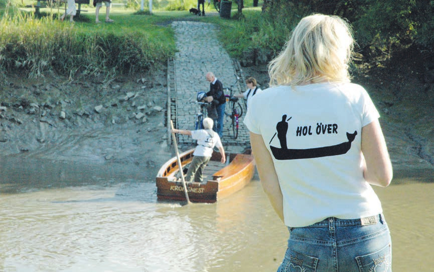 „Hol över!“ Das ist Ruf, mit dem man den Fährmann bittet, einen über die Krückau überzusetzen bei der Fähre Kronsnest Foto: Kuno Klein „Hol över!“ Das ist Ruf, mit dem man den Fährmann bittet, einen über die Krückau überzusetzen bei der Fähre Kronsnest Foto: Kuno Klein