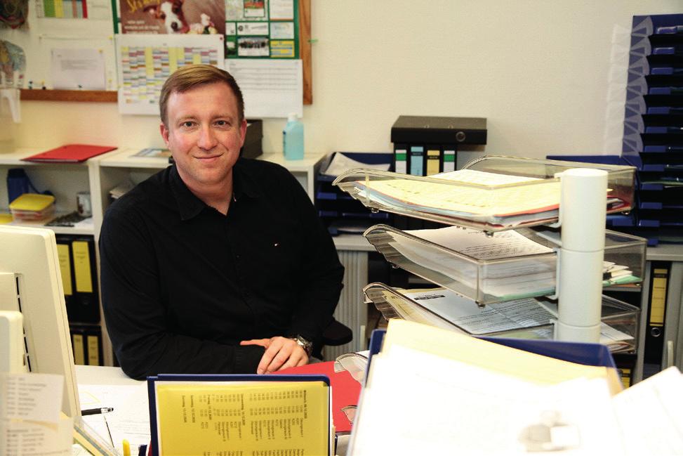 ...unter ihnen der angehende Verwaltungsfachangestellte Frank Sass. ...unter ihnen der angehende Verwaltungsfachangestellte Frank Sass.