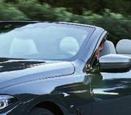 Warmluft aus der Kopfstütze erhöht das Offen-Fahrvergnügen. Foto: BMW AG Warmluft aus der Kopfstütze erhöht das Offen-Fahrvergnügen. Foto: BMW AG