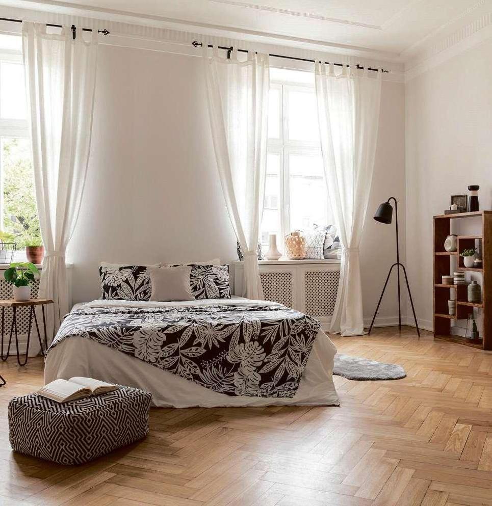 INTERESSANTE LICHTSPIELE: Mit seinem zackigen Verlauf kann Parkett im Fischgrätmuster auf faszinierende Weise das Raumbild prägen. Foto: pik/Katarzyna Białasiewicz INTERESSANTE LICHTSPIELE: Mit seinem zackigen Verlauf kann Parkett im Fischgrätmuster auf faszinierende Weise das Raumbild prägen. Foto: pik/Katarzyna Białasiewicz