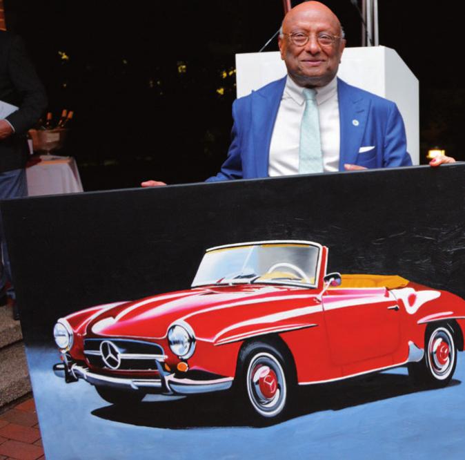Gewinner Karan mit Oldtimergemälde