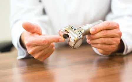 In der Revisionsendoprothetik werden zunehmend Spezialimplantate eingesetzt In der Revisionsendoprothetik werden zunehmend Spezialimplantate eingesetzt