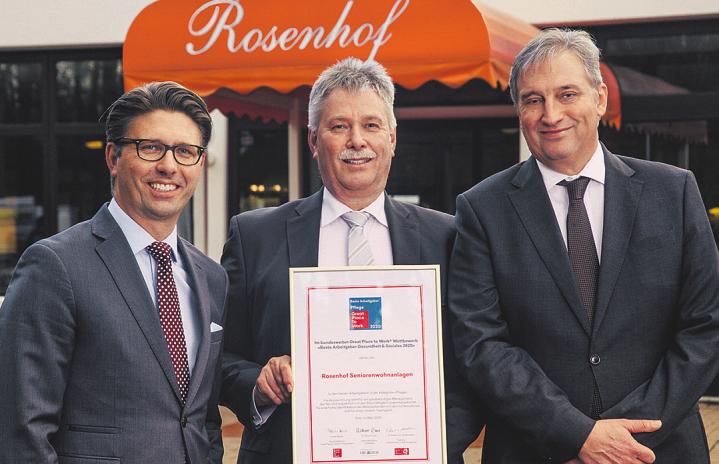 André Aue, Andreas Schaps und Johannes Ullram (v.l.n.r.), Geschäftsführer der Rosenhof Seniorenwohnanlagen, freuen sich über die erneute Auszeichnung als „Beste Arbeitgeber Gesundheit & Soziales 2020“. Und darüber, ihren Mitarbeitern eine hohe Arbeitsplatzqualität und Arbeitnehmerattraktivität bieten zu können. Foto: Rosenhof André Aue, Andreas Schaps und Johannes Ullram (v.l.n.r.), Geschäftsführer der Rosenhof Seniorenwohnanlagen, freuen sich über die erneute Auszeichnung als „Beste Arbeitgeber Gesundheit & Soziales 2020“. Und darüber, ihren Mitarbeitern eine hohe Arbeitsplatzqualität und Arbeitnehmerattraktivität bieten zu können. Foto: Rosenhof