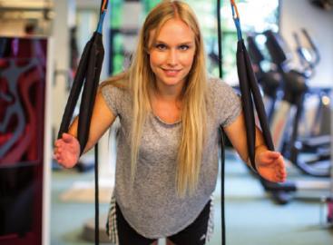 Freya im VAF-Studio am Slingtrainer FOTO: ©PHILIPP REISS
