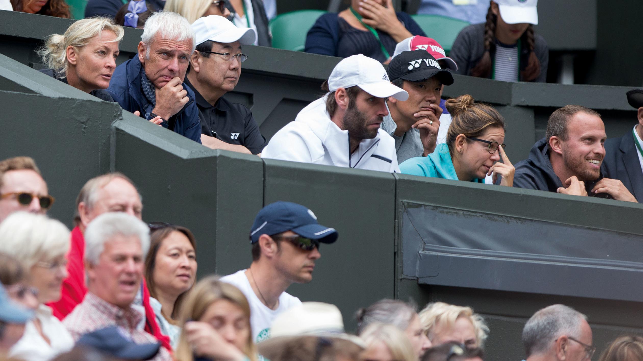 Keine Ruhe in der Box. Torben hat nichts dagegen. Foto Jürgen Hasenkopf Keine Ruhe in der Box. Torben hat nichts dagegen. Foto Jürgen Hasenkopf
