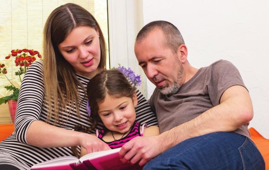 Altersgerechte Kinderbücher zum Thema Tod können helfen, im geschützten Rahmen einer Geschichte auch über eigene Trauer zu reden. Foto: fotolia - tibanna79 Altersgerechte Kinderbücher zum Thema Tod können helfen, im geschützten Rahmen einer Geschichte auch über eigene Trauer zu reden. Foto: fotolia - tibanna79