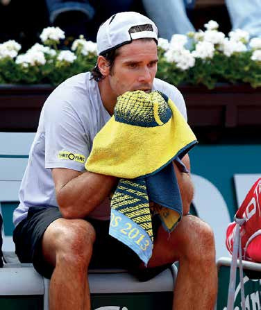 Tommy Haas: Ich hab keine Lust mehr. Wieso, weshalb, warum, ich kann es nicht, ich kann es nicht, ich kapier es nicht. Ich zahle Leute für nichts, für absolut nichts. Damit ich mich aufregen kann. Weil ich ein Vollidiot bin, ich selber. Tommy Haas: Ich hab keine Lust mehr. Wieso, weshalb, warum, ich kann es nicht, ich kann es nicht, ich kapier es nicht. Ich zahle Leute für nichts, für absolut nichts. Damit ich mich aufregen kann. Weil ich ein Vollidiot bin, ich selber.