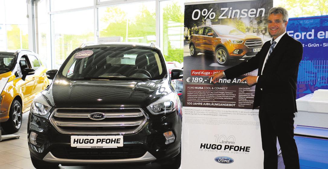 Torsten Weitz, Geschäftsführer des Hugo-Pfohe-Autohauses in Norderstedt, ist begeistert von der hervorragend günstig zu finanzierenden Geburtstags-Edition des Ford Kuga Foto: Rahn Torsten Weitz, Geschäftsführer des Hugo-Pfohe-Autohauses in Norderstedt, ist begeistert von der hervorragend günstig zu finanzierenden Geburtstags-Edition des Ford Kuga Foto: Rahn