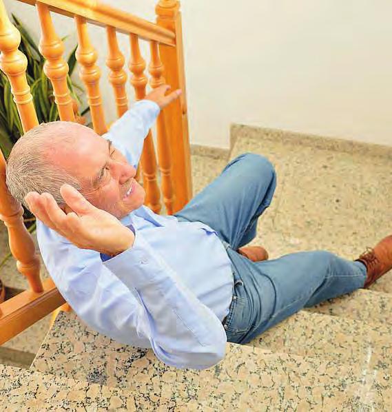 Glatte Fliesen oder Treppenstufen, ein unbedachter Schritt – und schon kommt es zu einem Sturz. Ältere Menschen sind besonders häufig von Unfällen im Haushalt betroffen. Und gebrochene Knochen heilen im Alter langsamer Foto: djd/Supergrip Antirutsch/cunaplus-Fotolia Glatte Fliesen oder Treppenstufen, ein unbedachter Schritt – und schon kommt es zu einem Sturz. Ältere Menschen sind besonders häufig von Unfällen im Haushalt betroffen. Und gebrochene Knochen heilen im Alter langsamer Foto: djd/Supergrip Antirutsch/cunaplus-Fotolia