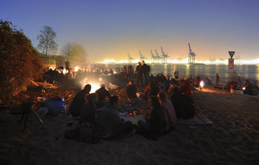 Osterfeuer gehören in Blankenese zu den besonders gepflegten Traditionen
