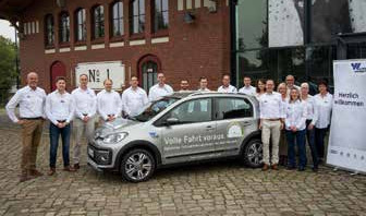 Das Auto Wichert Fuhrpark-Team mit Verkaufsleiter Immo Schneider (ganz links)  Foto: Auto Wichert Das Auto Wichert Fuhrpark-Team mit Verkaufsleiter Immo Schneider (ganz links)  Foto: Auto Wichert