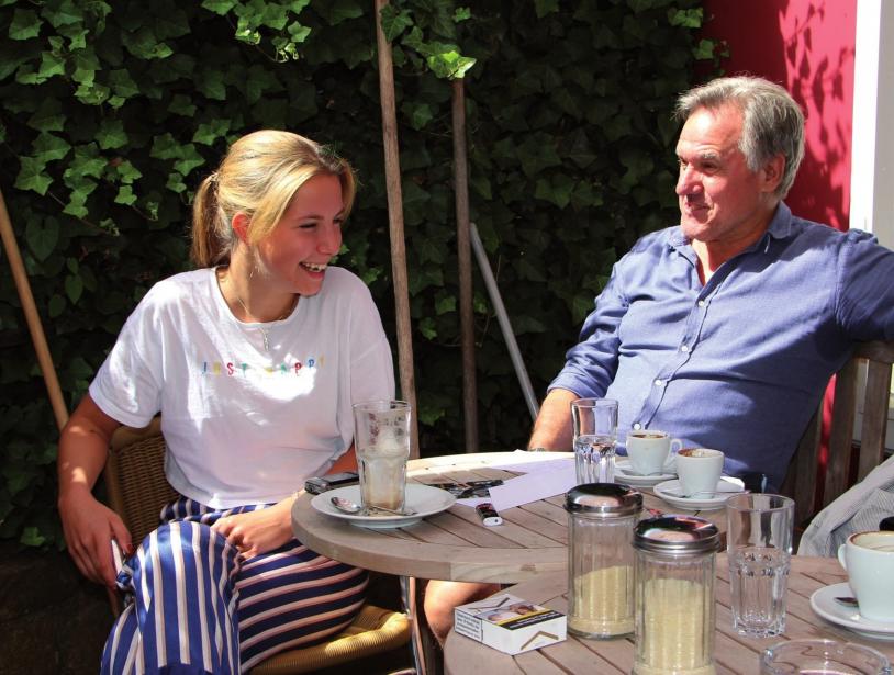 Paula Schlimper im Gespräch mit Helmut Schwalbach