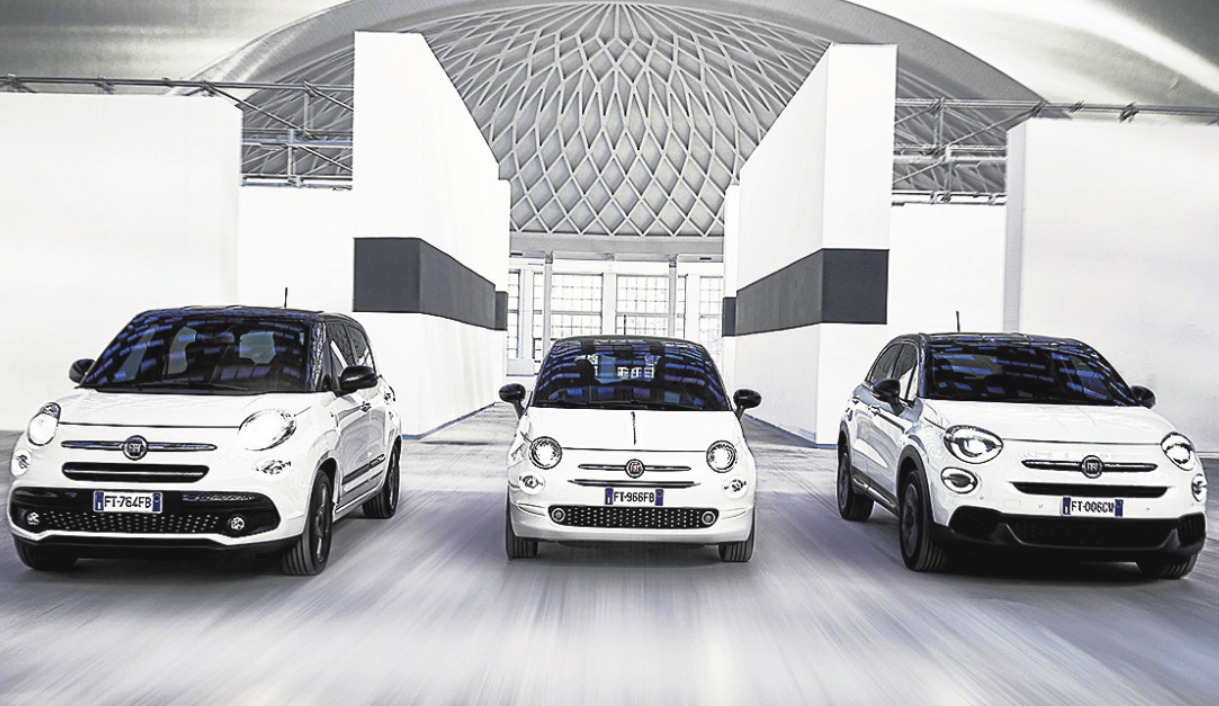 Fiat 500L, 500 und 500X sind jetzt als Sondermodell „120th“ mit neuer Zweifarb-Lackierung „Tuxedo“ erhältlich. Foto: FCA Germany Fiat 500L, 500 und 500X sind jetzt als Sondermodell „120th“ mit neuer Zweifarb-Lackierung „Tuxedo“ erhältlich. Foto: FCA Germany
